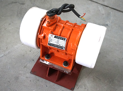 用于防止和消除料倉、料罐、溜槽以及管狀通道內的物料粘倉和起拱等